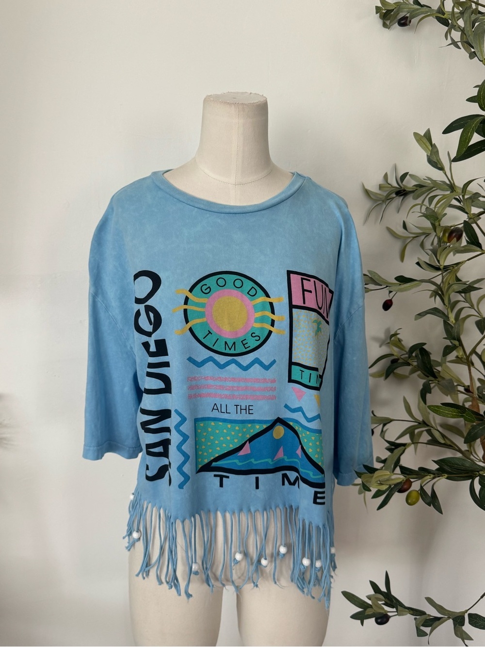 Native Youth vintage‎  San Diego  souvenir t-shirt with beaded fringe hem Size M